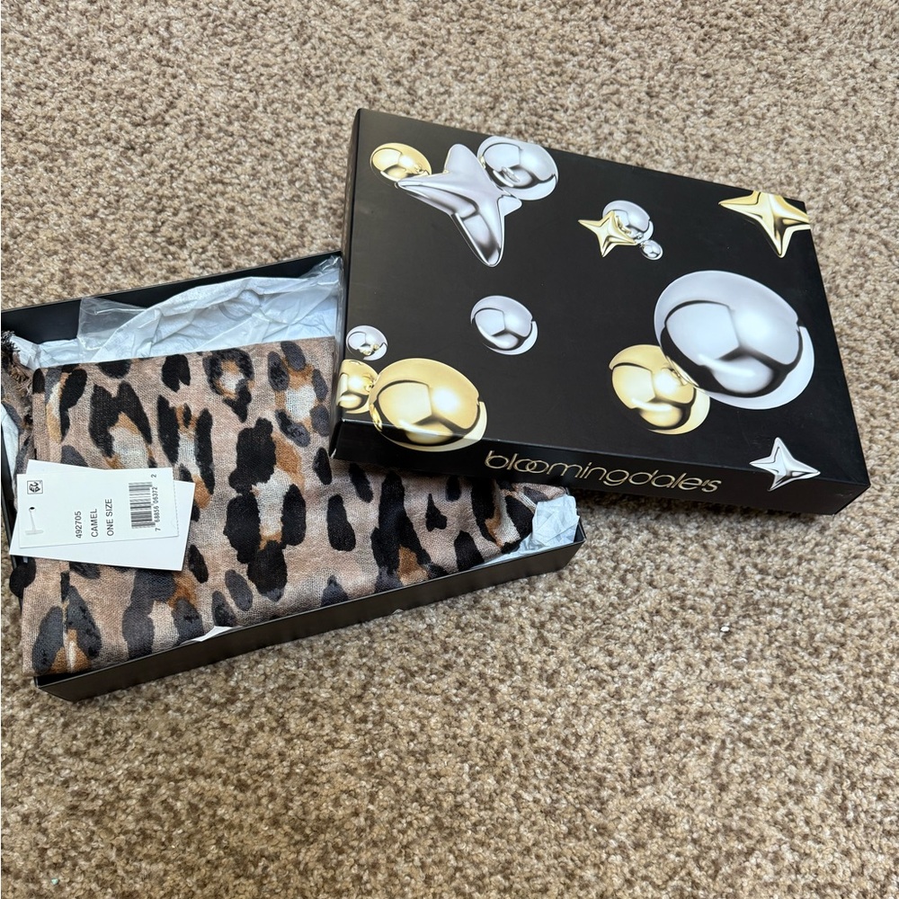 Leopard Print Scarf - Picture 6 of 6